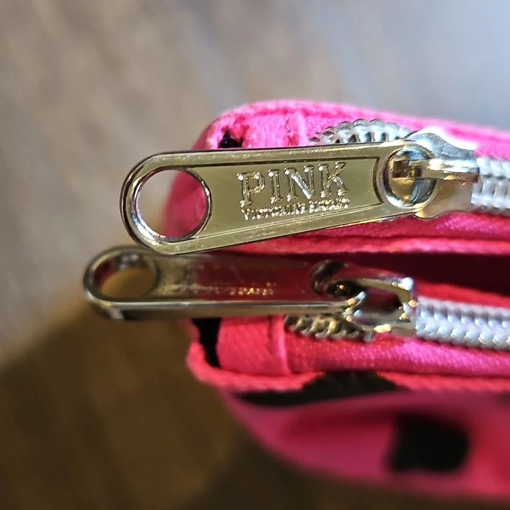 2-pc VS PINK Toiletry Set - Picture 7 of 8
